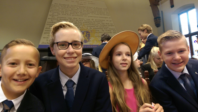 Het debatteam ONC Parkdreef in de Ridderzaal