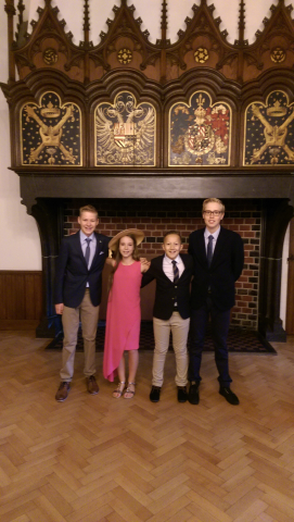 Het debatteam ONC Parkdreef op Kleine Prinsjesdag