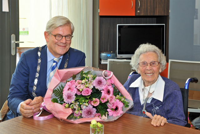 Mevrouw G.A. Fransz May 100 jaar. 300dpi 0009 002