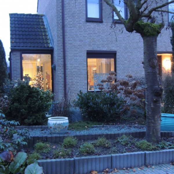 leeg huis met licht