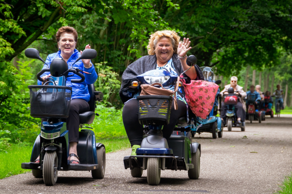 Sonja en Elze scooutmobieltocht 2019