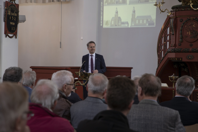 1e paal uitbreiding oude kerk 015 gastspreker wethouder robin paalvast