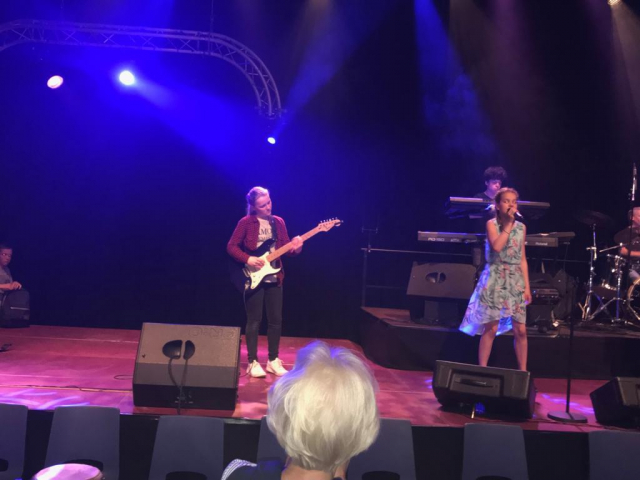 Melanie Kruijdenberg gitaar 2