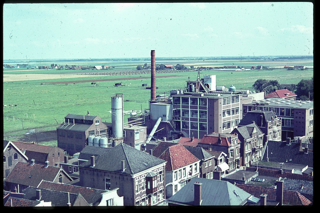 Fabriek van Brinkers in de Dorpsstraat