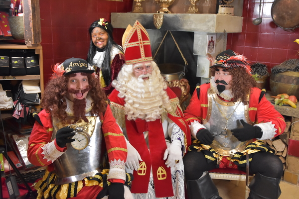 Sint met Piet en Amigos