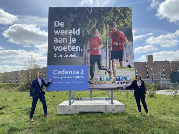 Wethouders Van Driel en Paalvast bouwbord Cadenza 2