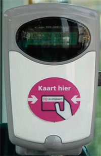 OV chipkaartlezer in een bus 3