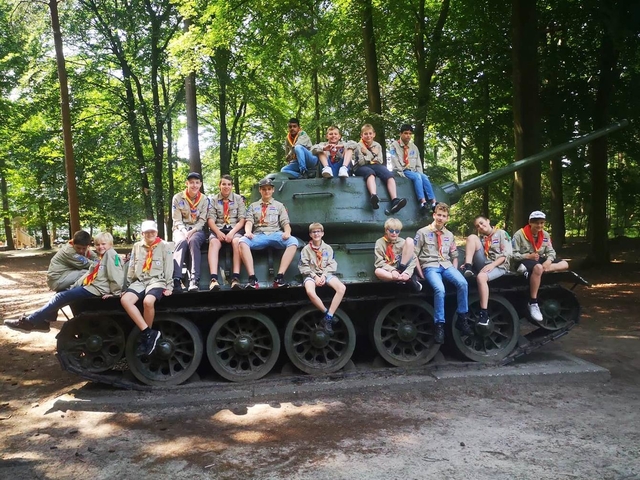 Verkenners bij Oorlogsmuseum Overloon