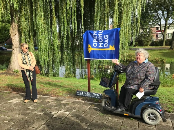 Monumentendag onthulling informatiebord