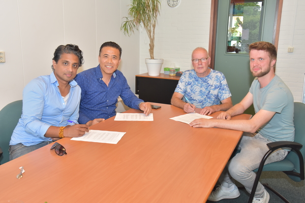 ondertekening Greg en Baud nieuw theater 2