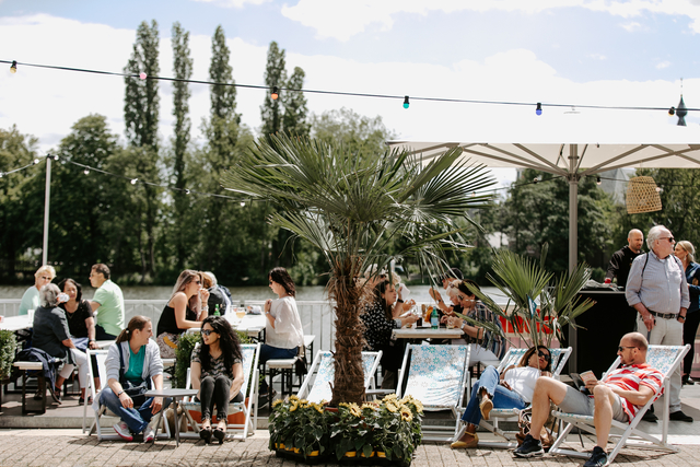 Mensen op een terras Zoetermeer culinair