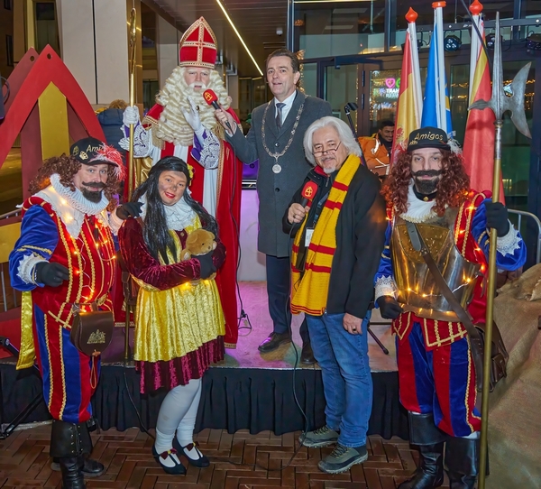 106_Uittocht_Sinterklaas_in_Zoetermeer_6_dec_2023