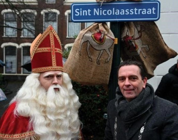 st Nicolaasstraat met burgemeester