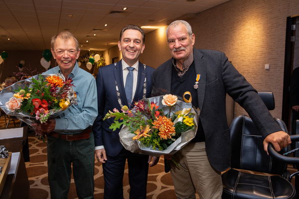 Koninklijke Onderscheiding uit aan de Ruijg en de heer Harteveld 08