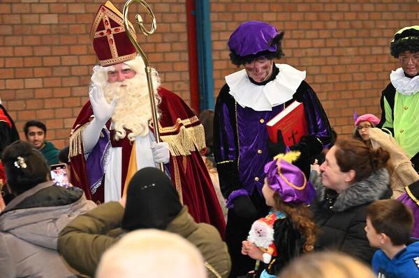 sinterklaas en roetveegpieten