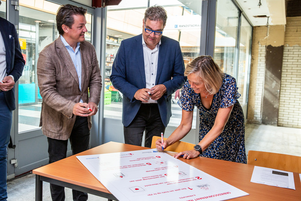 Ondertekening gebiedsconvenant Hart van Meerzicht Zoetermeer 2