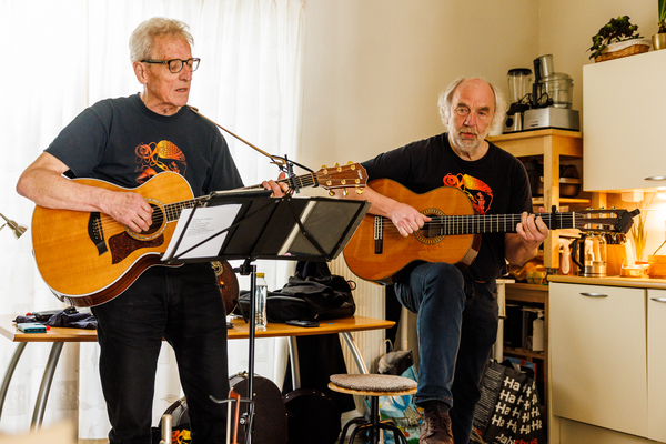 gluren bij de buren gitaar