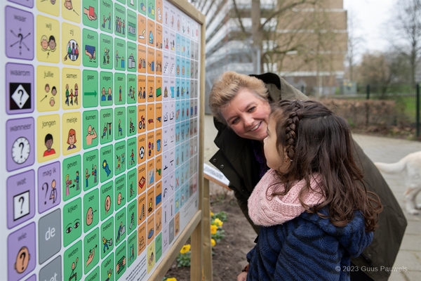 onthulling pictogrammenbord speelboerderij het buitenbeest 22 2 2023 027