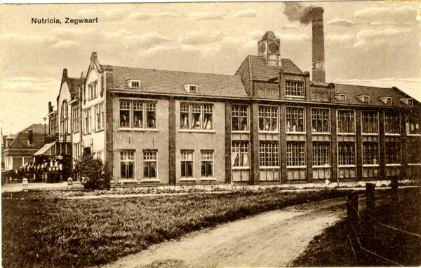 De fabriek van Nutricia aan de Stationsstraat.Stadsarchief Zoetermeer, Geheugen van Zoetermeer, HGOS