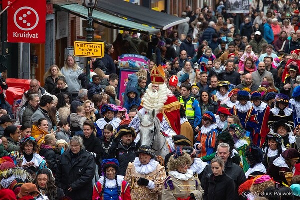 Sinterklaas intocht Guus Pauwels