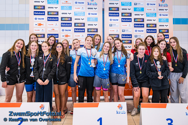 WVZ zwemsters Nederlands kampioen Estafette