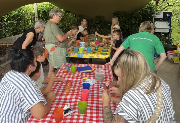 Kinderspeelmiddag zomerse zoemers foto