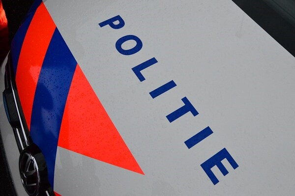 politielogo op auto 3 ZA