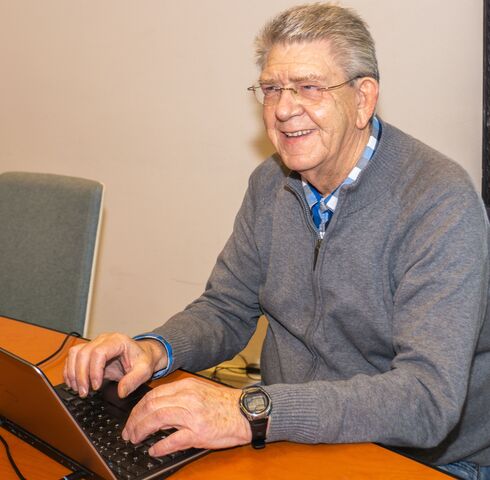 Computerlessen inZet Buytenwegh fotograaf Jeroen Stahlecker