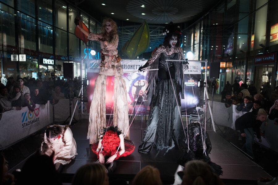 Foto van Halloweenstad Zoetermeer, gemaakt door fotograaf Roy Poots