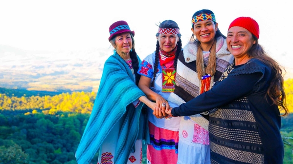 BASIS KIVA WEBSITE v6sedfrw 2048x1148 Women