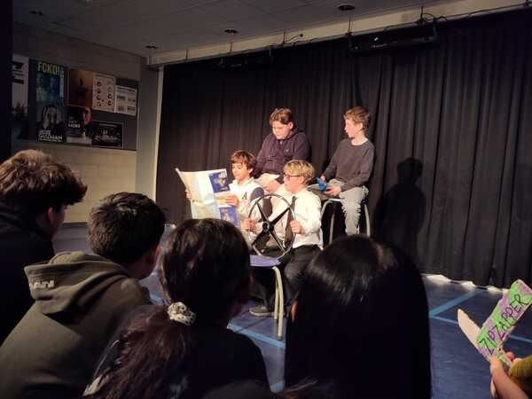 Engelstalig toneel na halfjaar tweetalig onderwijs