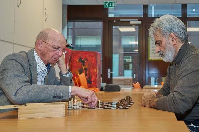 Gezellige spelletjesmiddag voor ouderen bij inZet fotograaf Leon Koppenol
