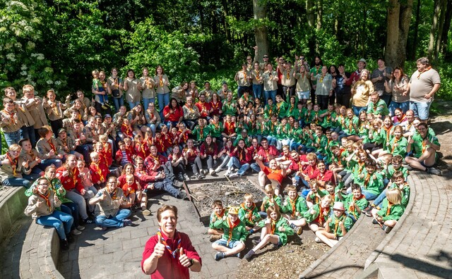 Groepsfoto Scouting JMC met Chief Scout Freek Vonk in 2023