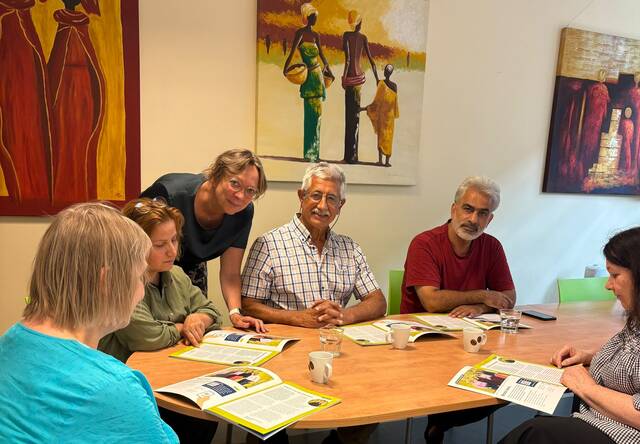 Magazines Vitaal Ouder Worden uitgedeeld bij Piëzo Foto Stichting Piëzo copy