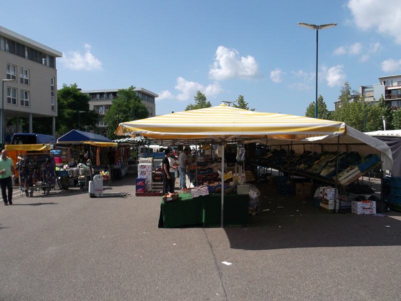 Markt bij winkelcentrum Rokkeveen